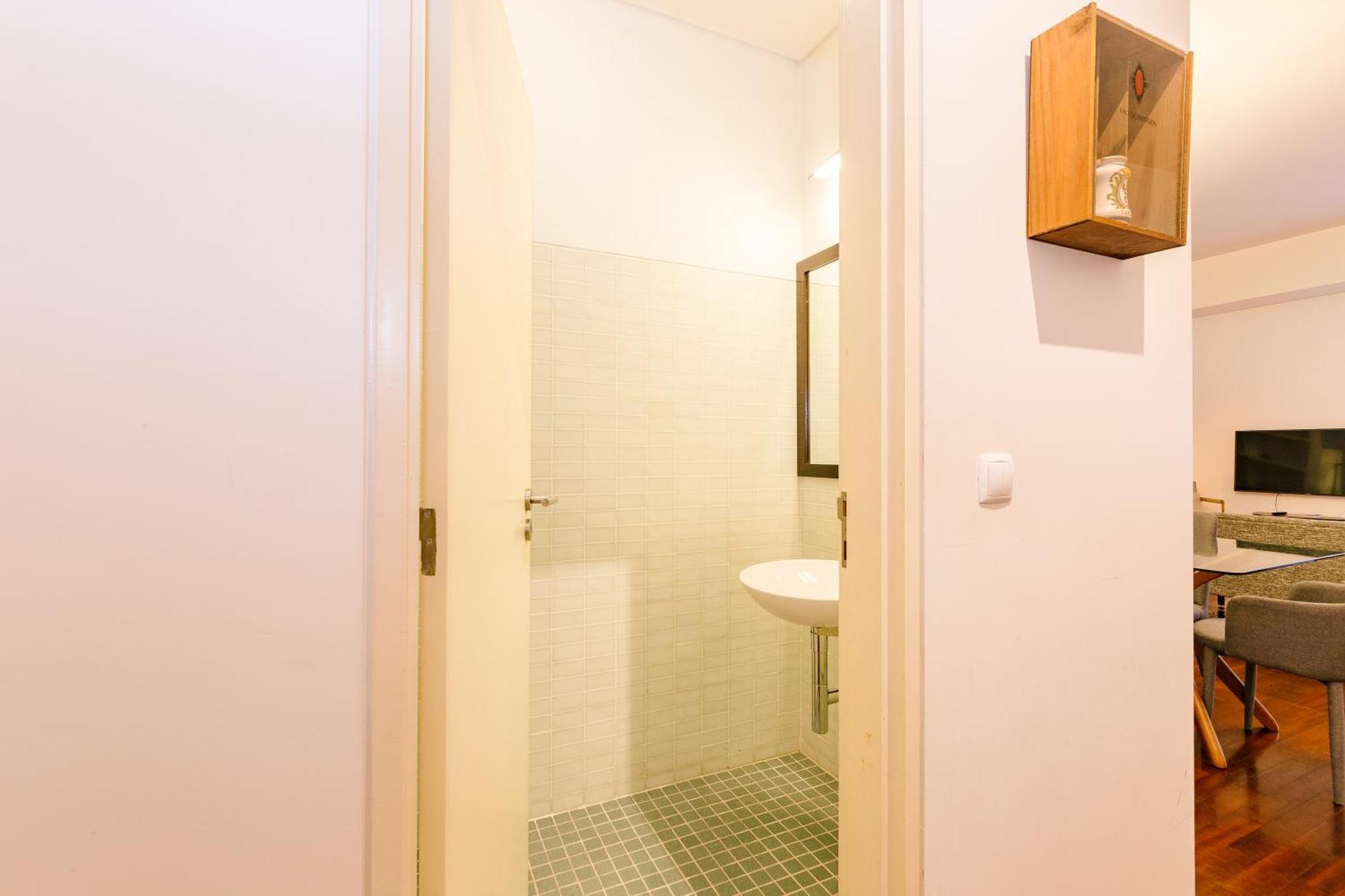 Chiado 2 Bedroom Elegant Apartment ลิสบอน ภายนอก รูปภาพ