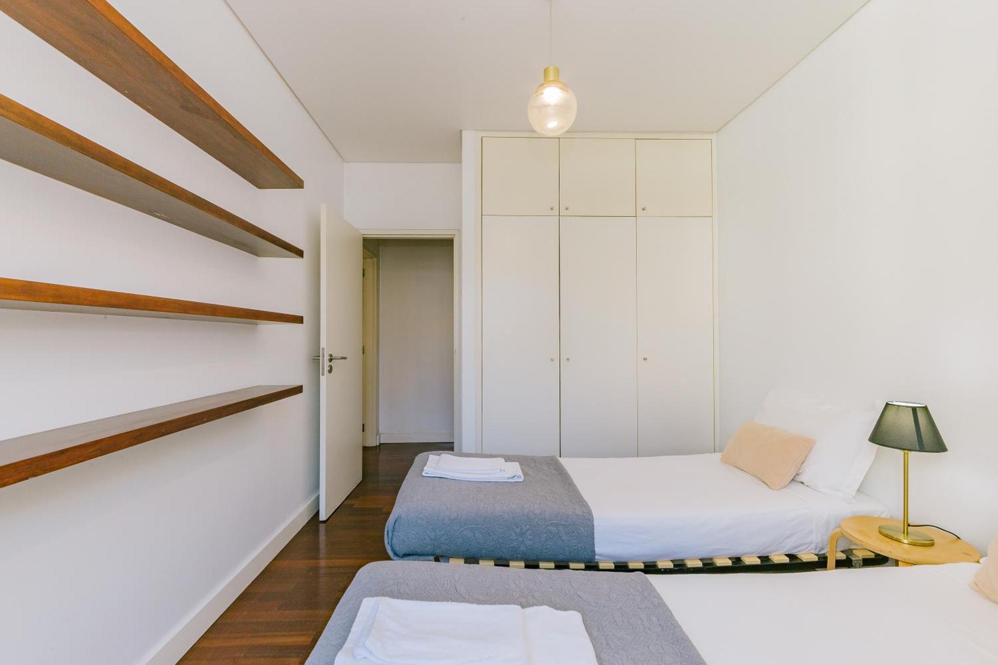 Chiado 2 Bedroom Elegant Apartment ลิสบอน ภายนอก รูปภาพ