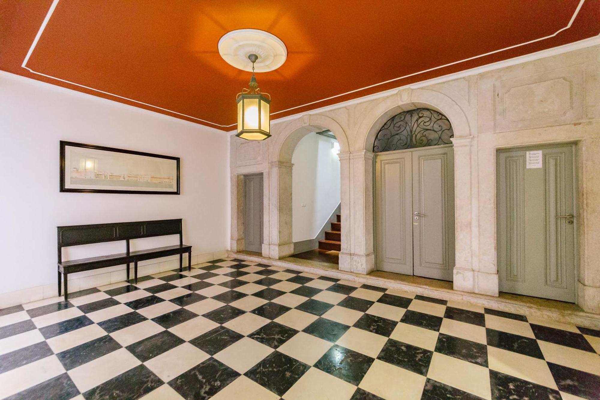 Chiado 2 Bedroom Elegant Apartment ลิสบอน ภายนอก รูปภาพ