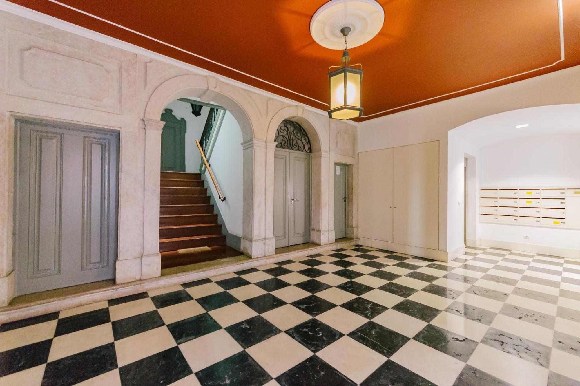 Chiado 2 Bedroom Elegant Apartment ลิสบอน ภายนอก รูปภาพ