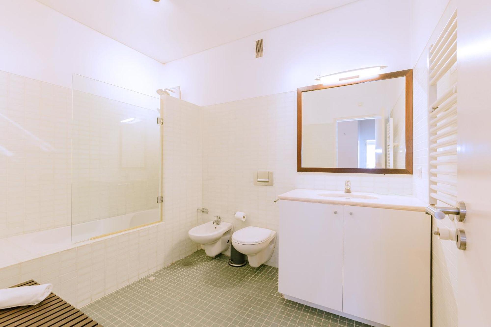 Chiado 2 Bedroom Elegant Apartment ลิสบอน ภายนอก รูปภาพ